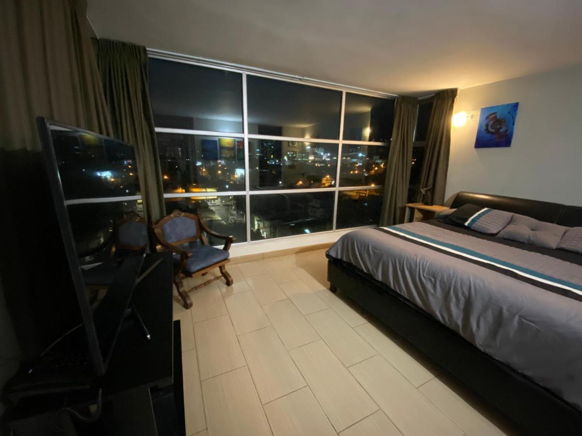 2 Rooms, 1 King Size Bed, 64" Smart Hdtv Гватемала Экстерьер фото